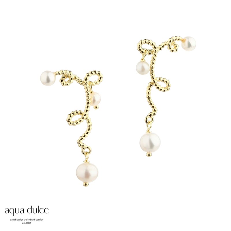 Swirl Love Stud   Golden